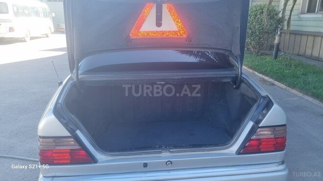 Mercedes E 200-12