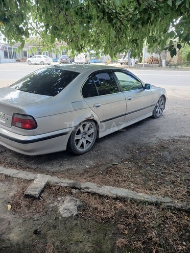 BMW 523-4
