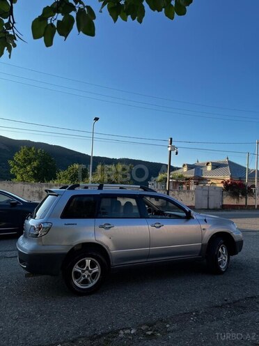 Mitsubishi Outlander-7