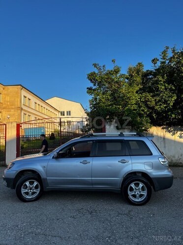 Mitsubishi Outlander-4