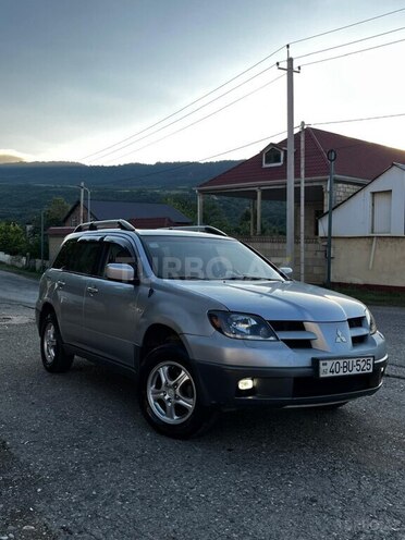 Mitsubishi Outlander-2