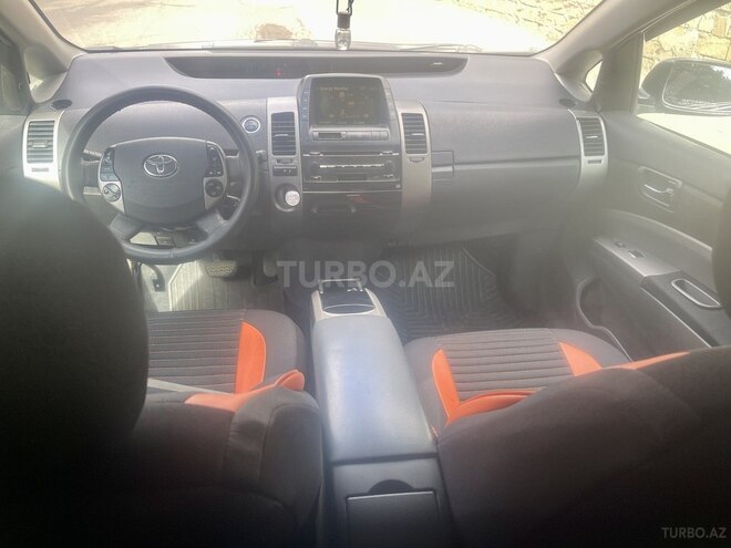 Toyota Prius-5