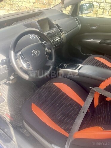 Toyota Prius-3