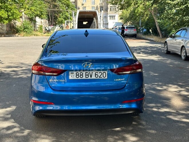 Hyundai Elantra-9