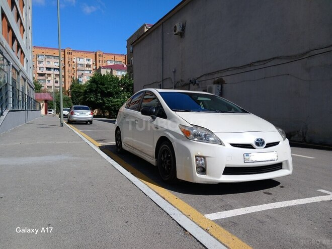 Toyota Prius-2