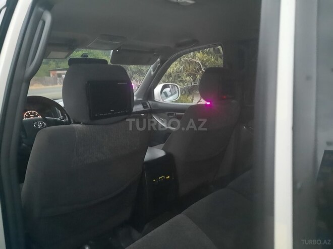 Toyota Land Cruiser Prado-4
