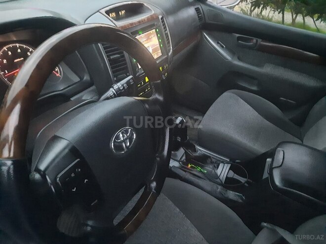 Toyota Land Cruiser Prado-5