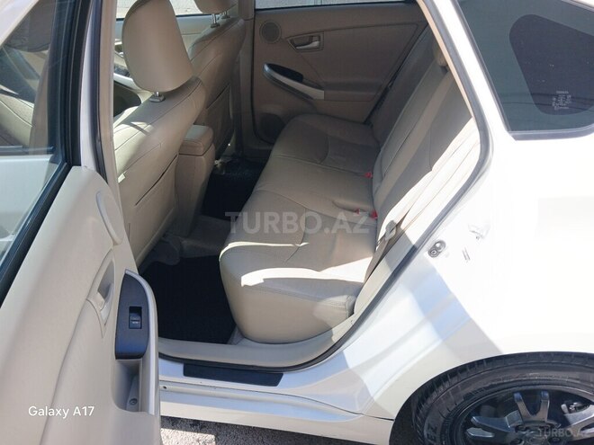Toyota Prius-6