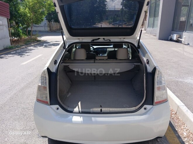 Toyota Prius-7