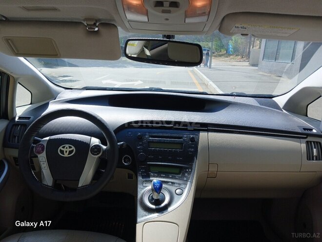 Toyota Prius-9