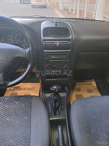 Opel Astra-11