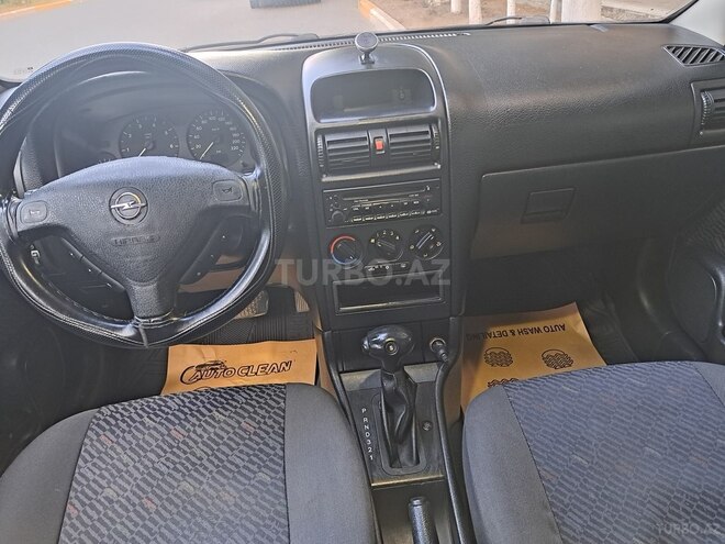 Opel Astra-10