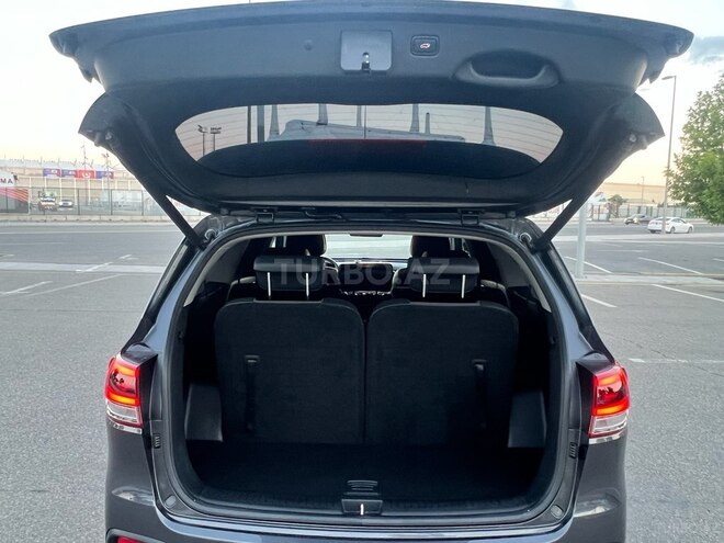 Kia Sorento-16
