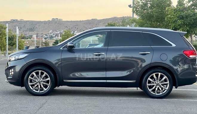 Kia Sorento-12