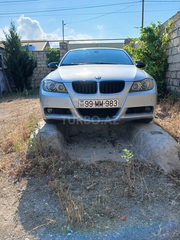 BMW 320-1