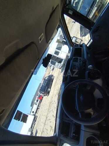 Ford Transit-13