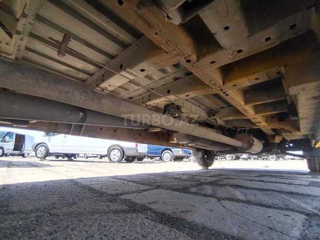 Ford Transit-11