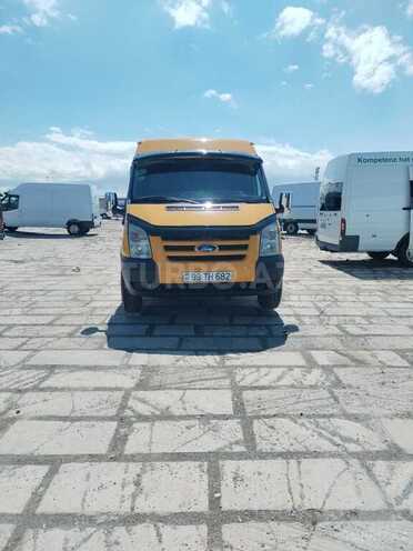 Ford Transit-2