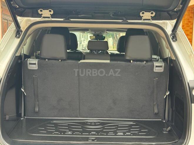 Toyota Highlander-12
