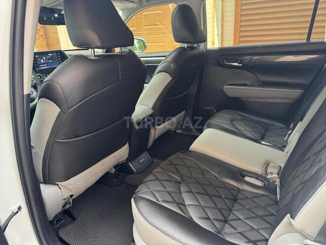 Toyota Highlander-21