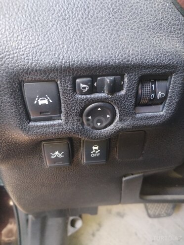 Nissan Note-7