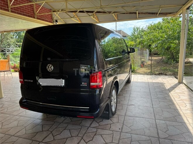 Volkswagen Multivan-11