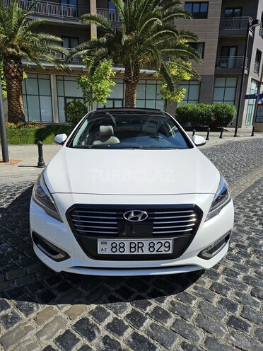 Hyundai Sonata-1