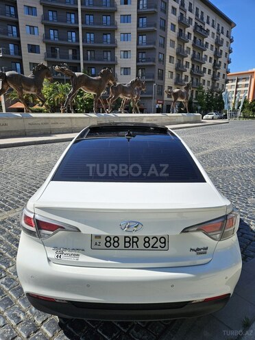 Hyundai Sonata-2