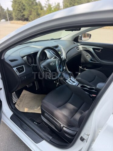 Hyundai Elantra-7