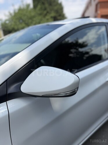 Hyundai Elantra-18
