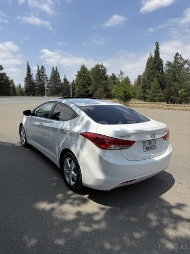 Hyundai Elantra-5