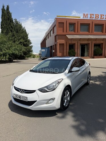 Hyundai Elantra-3