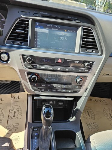 Hyundai Sonata-14