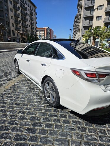 Hyundai Sonata-6