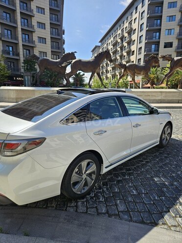 Hyundai Sonata-5