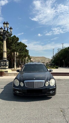 Mercedes E 320 4MATIC-1