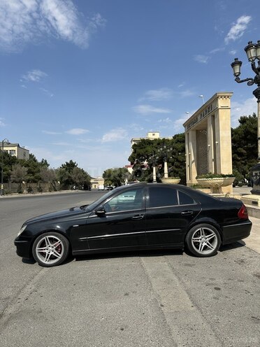 Mercedes E 320 4MATIC-3
