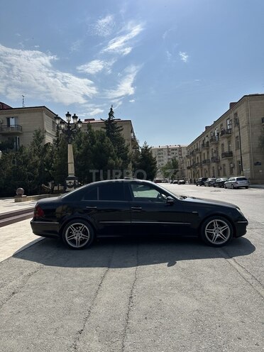 Mercedes E 320 4MATIC-5