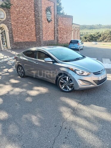Hyundai Elantra-2