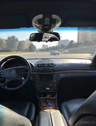 Mercedes E 320 4MATIC-7
