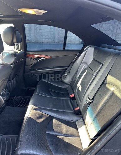 Mercedes E 320 4MATIC-8