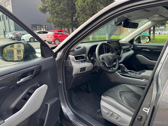 Toyota Highlander-12