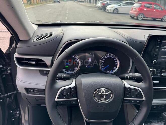 Toyota Highlander-13