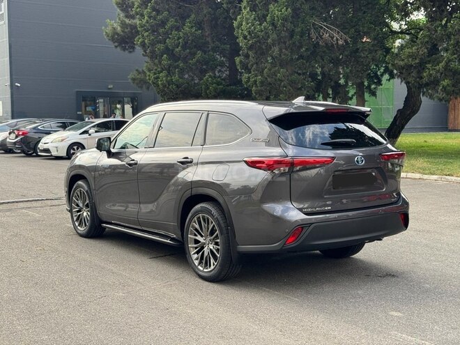 Toyota Highlander-4