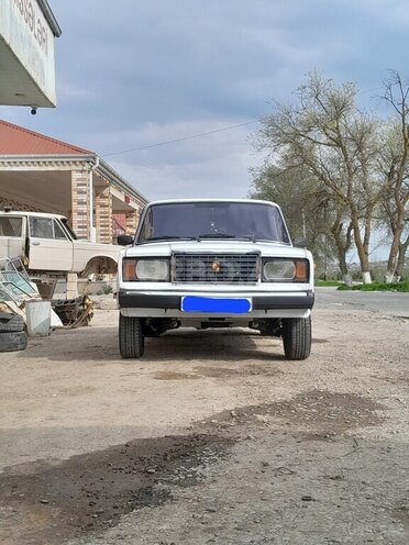 LADA (VAZ) 2107-2