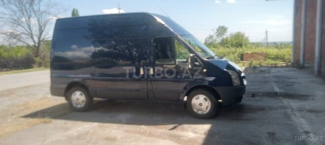 Ford Transit-9