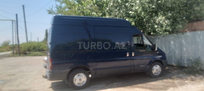Ford Transit-11