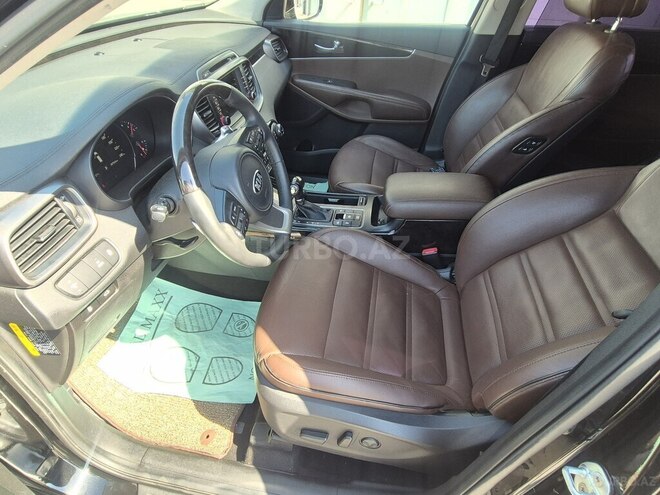 Kia Sorento-11