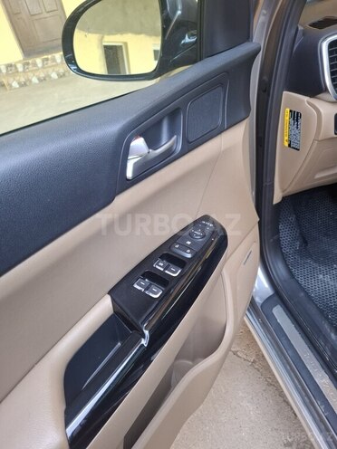 Kia Sportage-21
