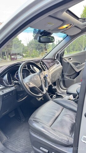 Hyundai Santa Fe-13